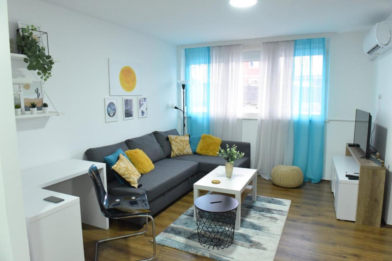 Central Apartment Чуприя Экстерьер фото