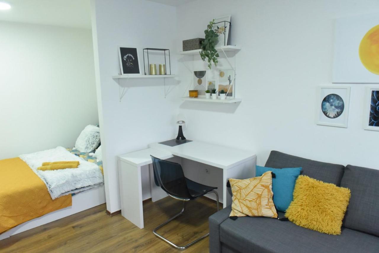 Central Apartment Чуприя Экстерьер фото