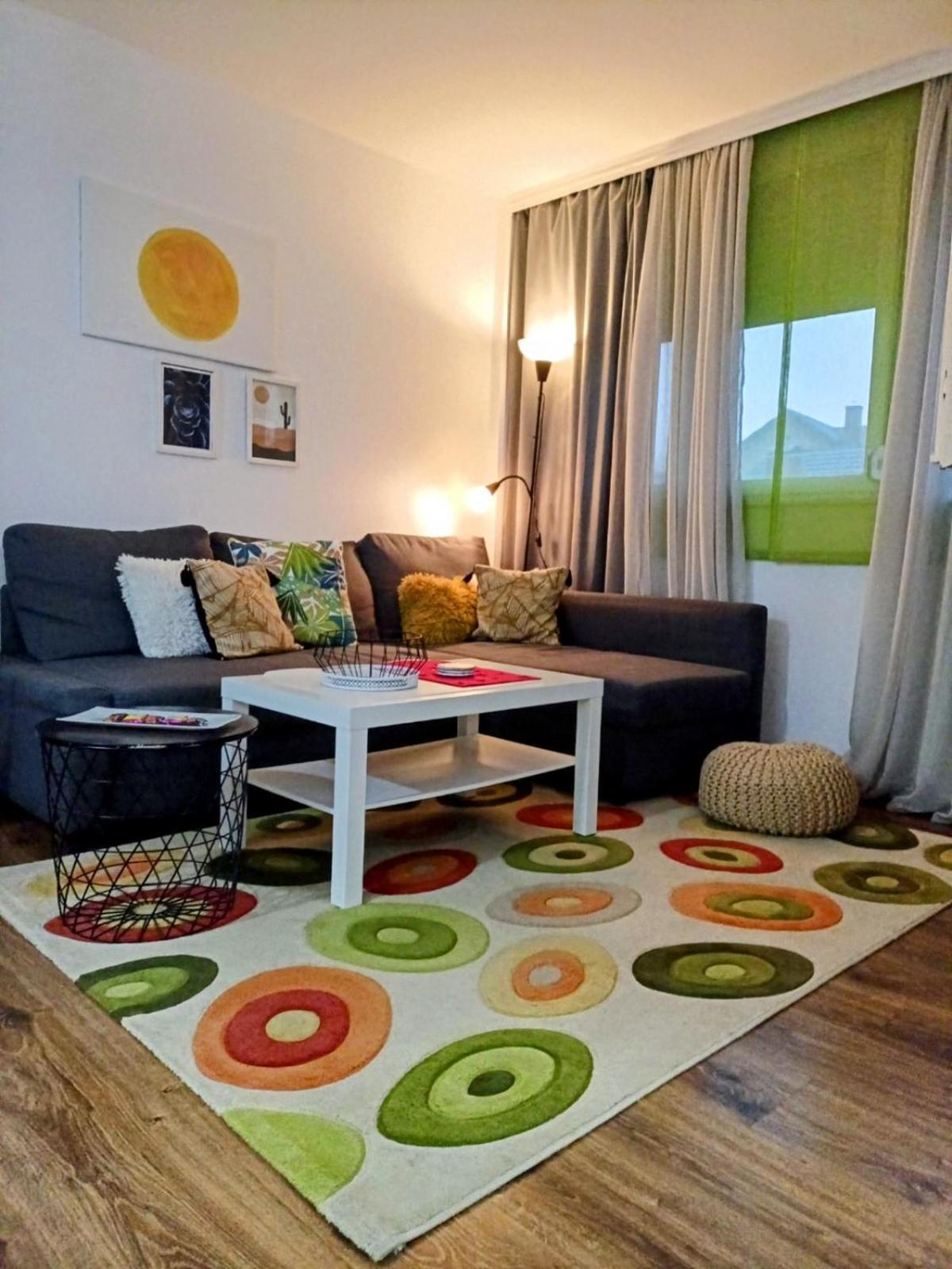 Central Apartment Чуприя Экстерьер фото
